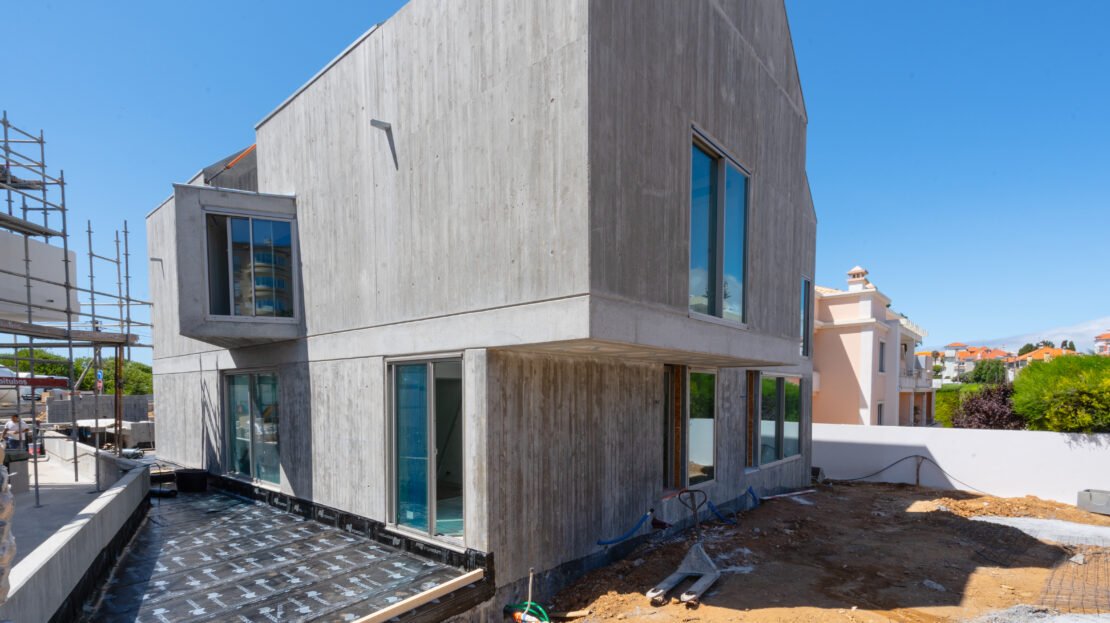 The Frame – Luxury 3+1 Sea View Villa in Estoril