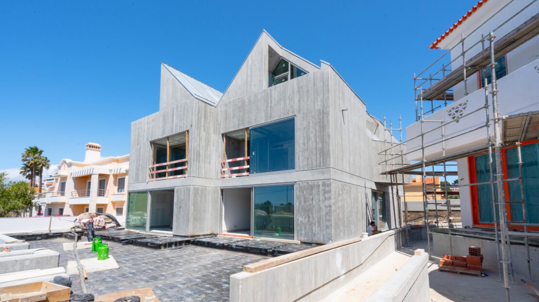 The Frame – Luxury 3+1 Sea View Villa in Estoril