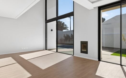 Luxury Modern 4 bedroom-Villa for Sale with Private Pool in Alcabideche