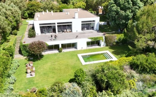 Sea-front 5-Bedroom Designer Villa in Caxias – with Pool, Gardens, and Panoramic Tejo River Views