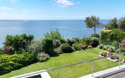 Sea-front 5-Bedroom Designer Villa in Caxias – with Pool, Gardens, and Panoramic Tejo River Views