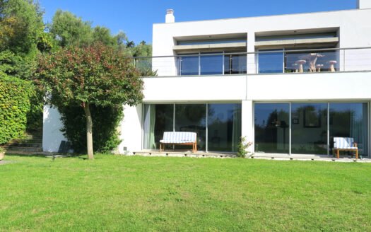 Sea-front 5-Bedroom Designer Villa in Caxias – with Pool, Gardens, and Panoramic Tejo River Views