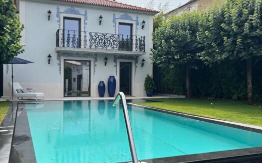 Luxurious 4-Bedroom Villa for Sale in Cascais – Prime Location