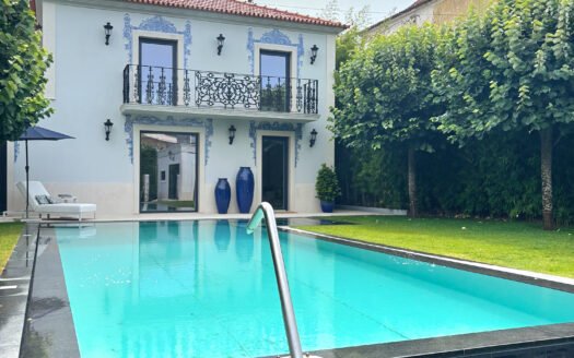 Luxurious 4-Bedroom Villa for Sale in Cascais – Prime Location