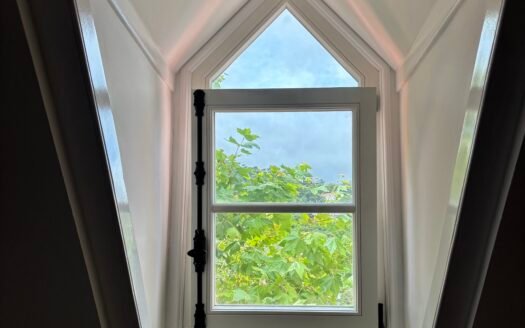 Elegant Manor House with Breathtaking Views in Historic Sintra