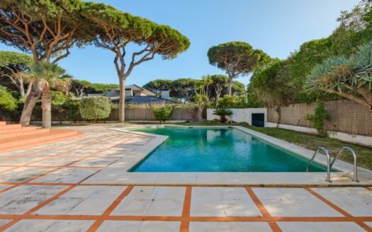 Charming Estate in Quinta da Marinha with Pool, Garden, and Renovation Potential