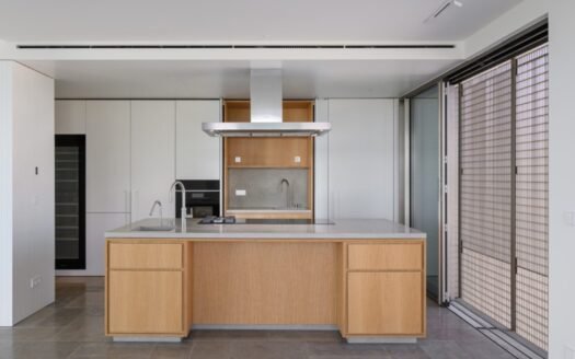 Luxury Duplex Penthouse for Rent in Monte Estoril