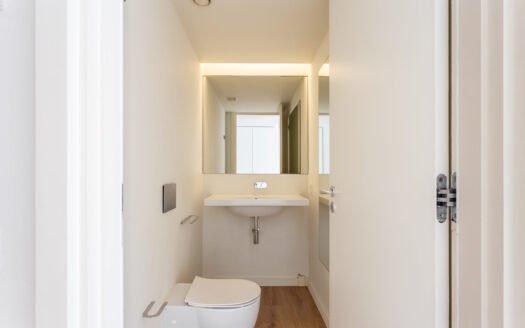 Elegant 1-Bedroom Apartment with Garage near Avenida da Liberdade