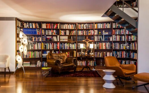 Exquisite 3-Bedroom Duplex with River Views in Estrela, Lisbon