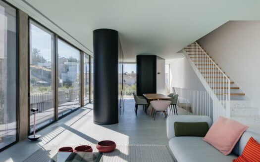 Luxury 4-Bedroom Villa with Sea & Mountain Views in Cascais