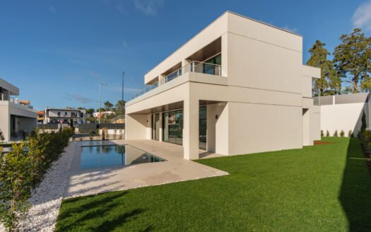 Luxury T4+1 Villas in Cascais Near King’s College International School