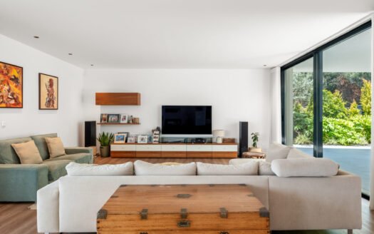 Contemporary 4-Bedroom Villa in Bicesse, Cascais, Portugal
