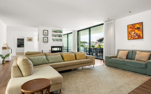 Contemporary 4-Bedroom Villa in Bicesse, Cascais, Portugal